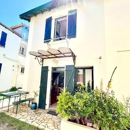 Biarritz, Cote Des Basques House 度假居 比亚里茨